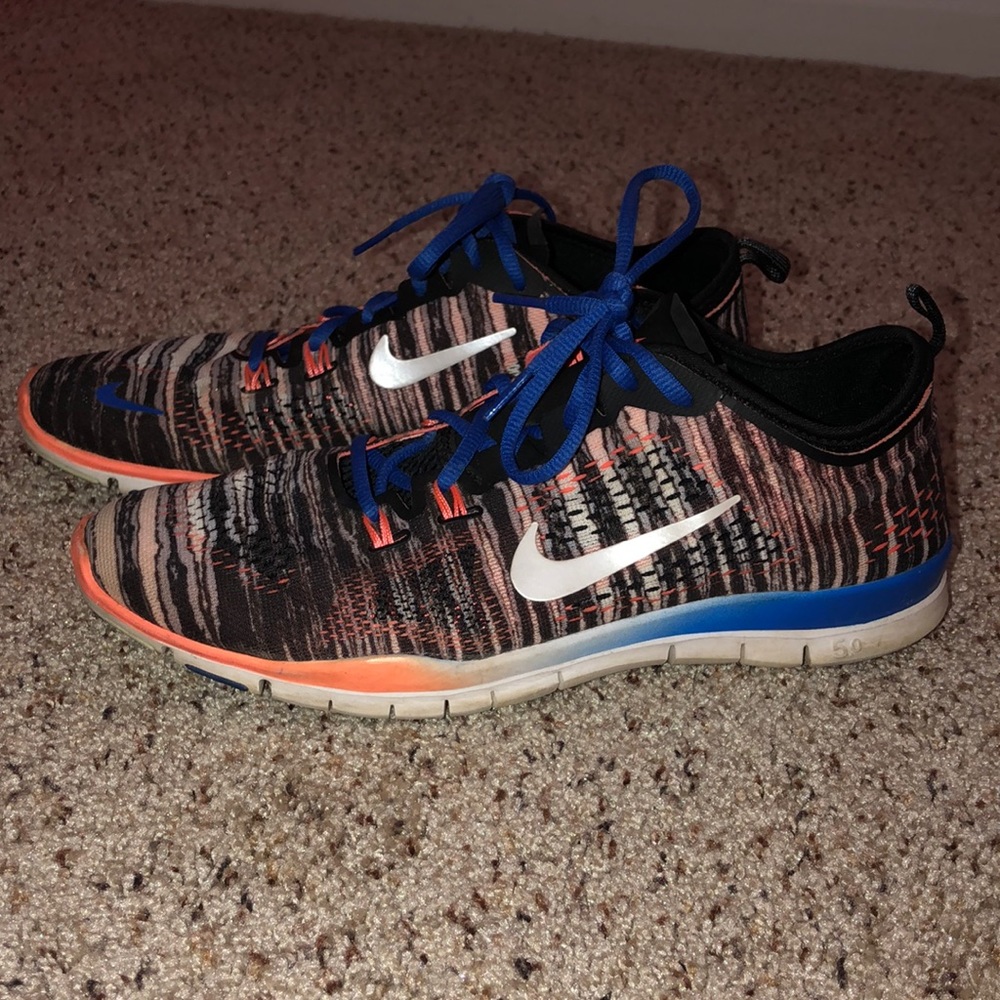 Women’s Nike shoes lightly used